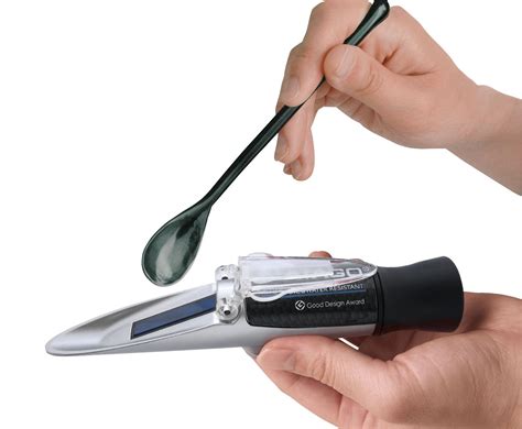 hand refractometer working|second hand refractometer.